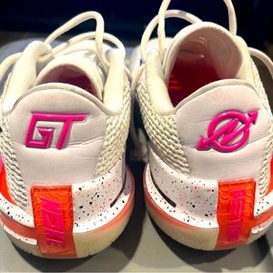 Nike Air Zoom G.T. Cut Crimson